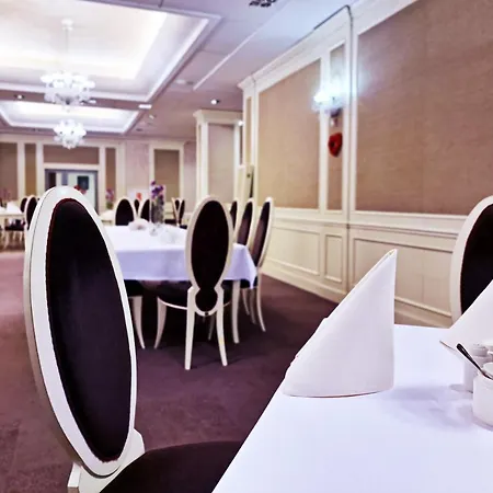 Prezydencki 4-star Hotel 4*