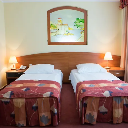 Prezydencki 4-star Hotel 4*