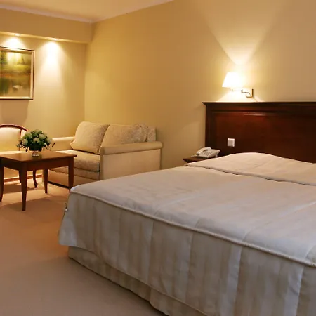 Prezydencki 4-star Hotel