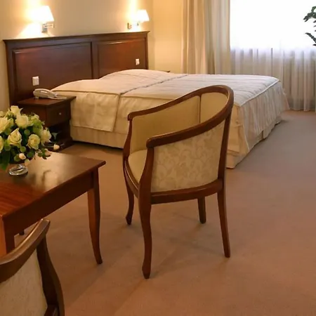 Prezydencki 4-star Hotel 4*