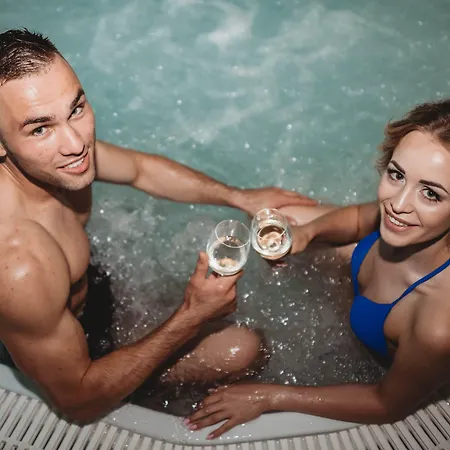 Prezydencki 4-star Hotel 4*